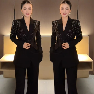 气质显瘦重工烫钻西装外套微喇裤