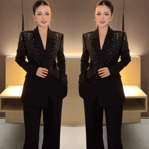 气质显瘦重工烫钻西装外套微喇裤