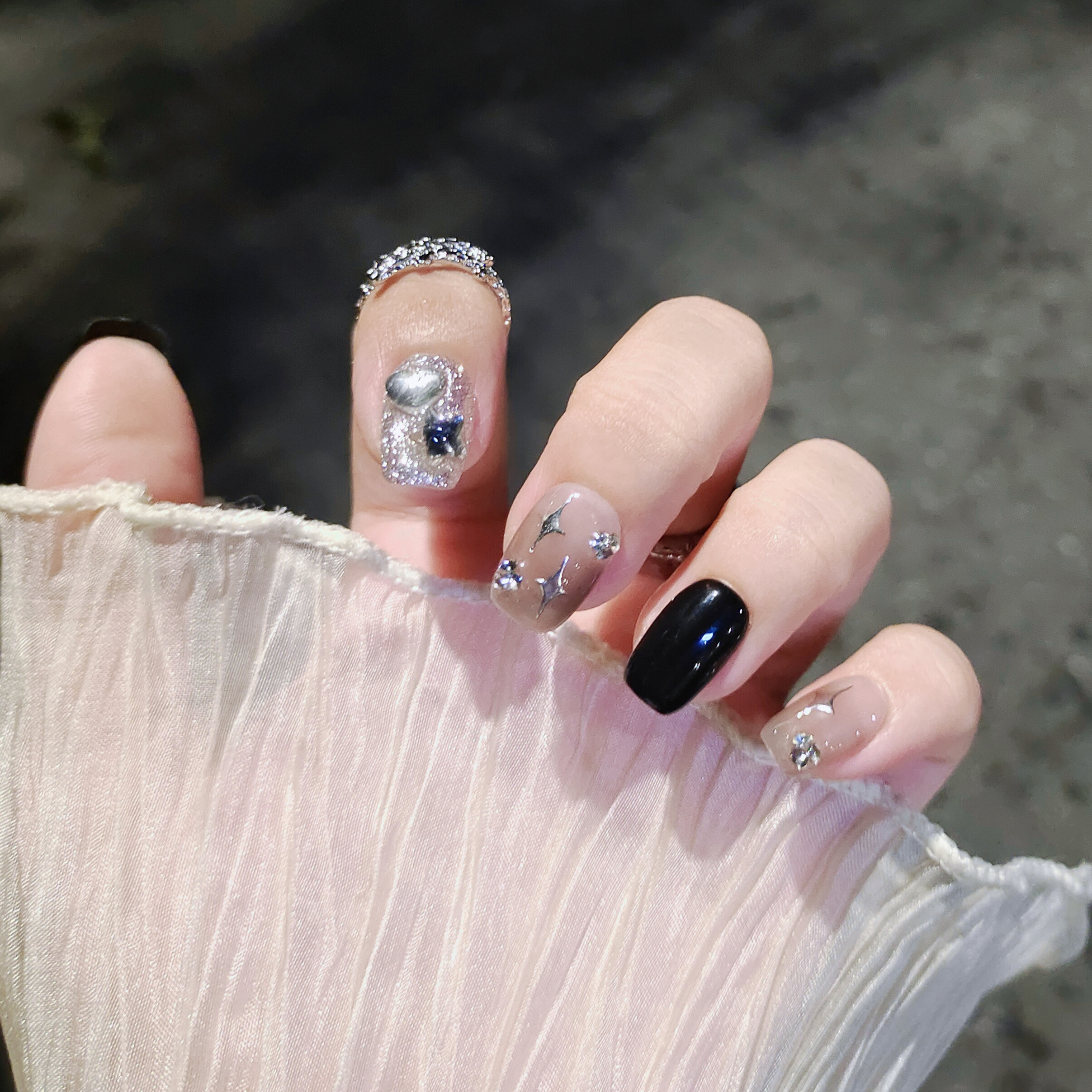 Guo穿戴甲高级感短款黑色星空纯手工显白春夏可拆卸甜酷风美甲