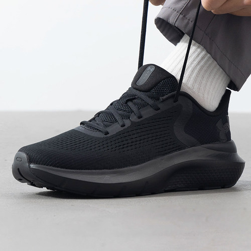 UA安德玛男子春季新款跑步鞋