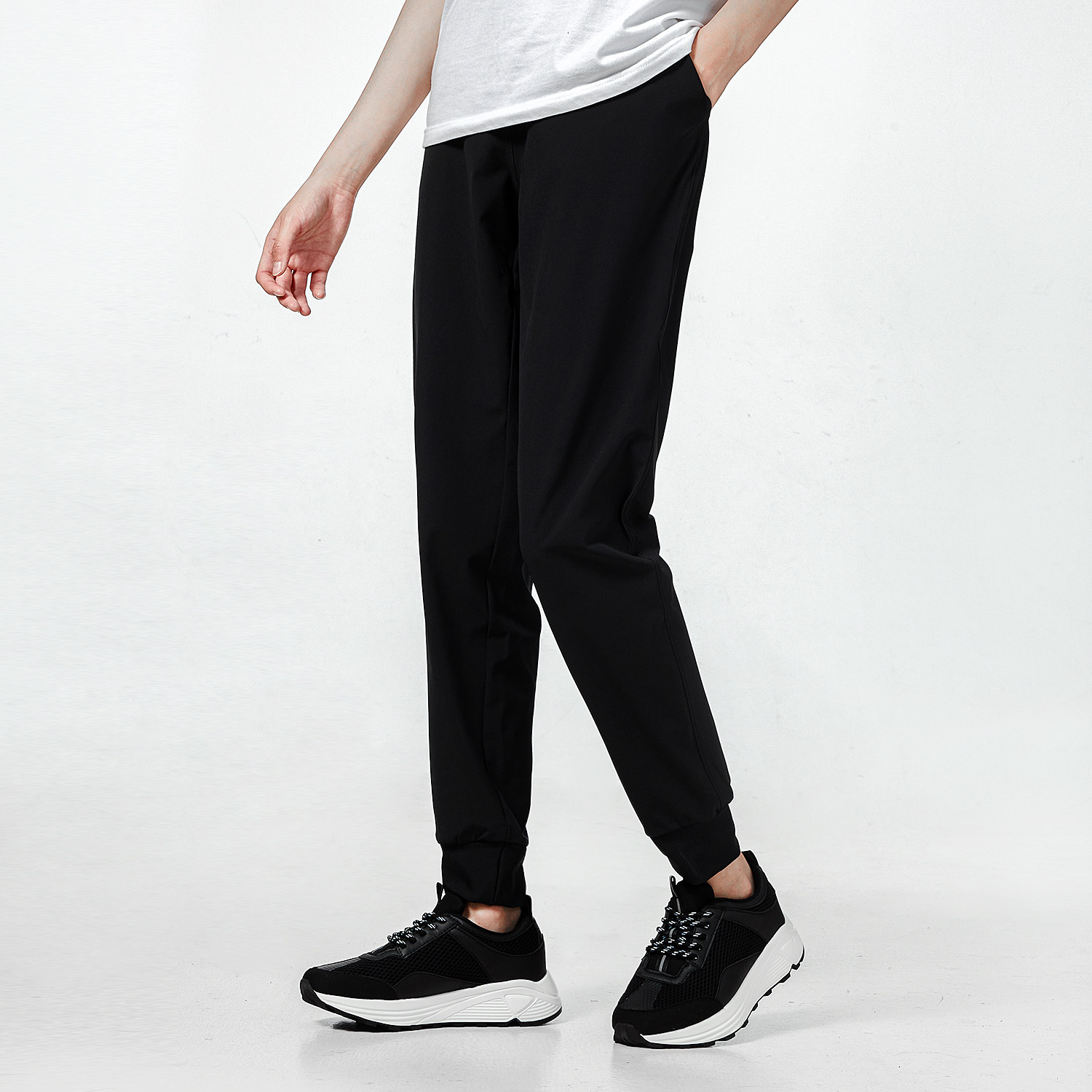 ua安德玛梭织长裤女裤春季新款黑色运动瑜伽健身训练长裤1348447