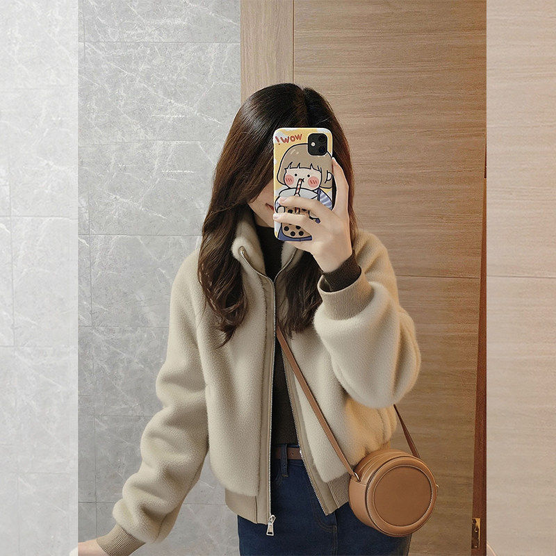 2025新款爆款巨好看的初冬浅咖色小香风加绒加厚羊羔绒外套女冬季