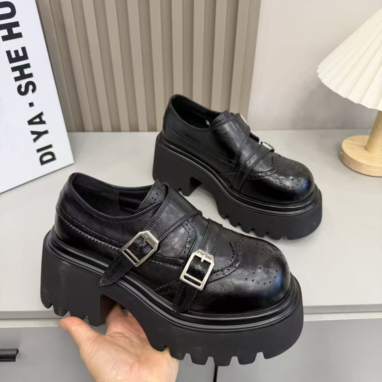 欧货时尚松糕厚底小皮鞋