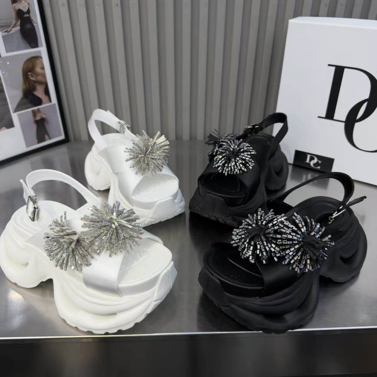 厚底凉鞋女款2026夏季新款外穿时尚透气配裙子不累脚坡跟20266-16