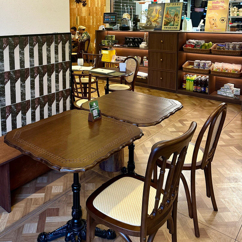 咖啡厅桌椅美式复古餐厅烘焙蛋糕店甜品奶茶店商用实木餐桌椅组合