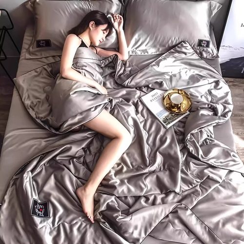 日本进口新款冰丝空调被薄款可水洗床单四件套天丝水洗双人被子