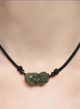 和田玉貔貅项链红绳编织女款男青玉招财吊坠情侣本命年锁骨链皮丘