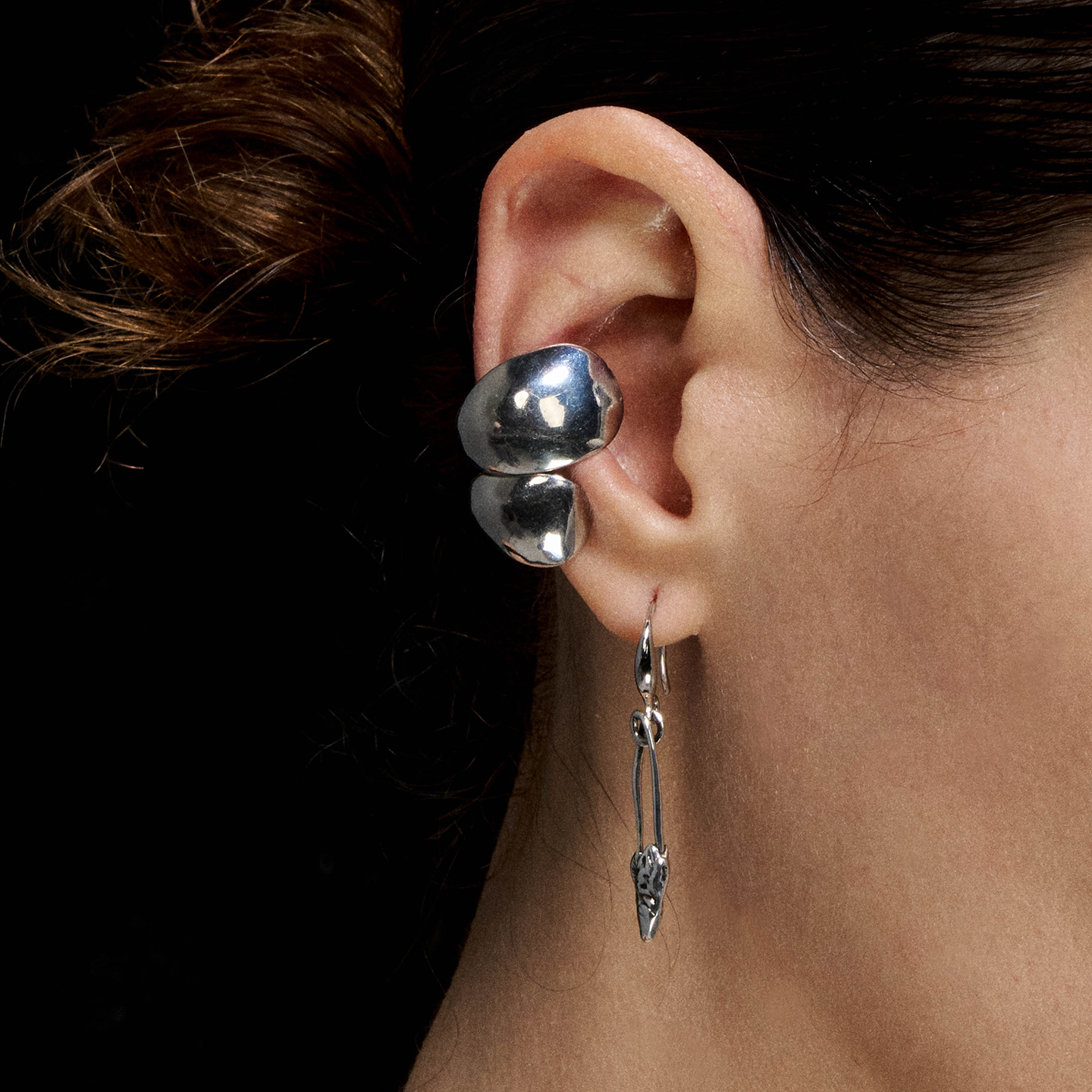 1JINN M2M 原创设计裂缝爱心金属感耳挂女小众设计感无耳洞耳饰