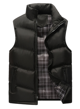 叠穿高领款无袖夹克Layer a solid turtleneck sleeveless jacket