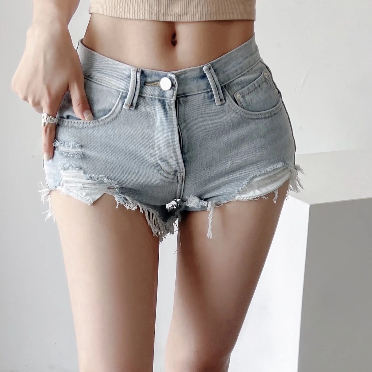 Washed fringed tight denim shorts水洗毛边流苏 紧身牛仔短裤夏