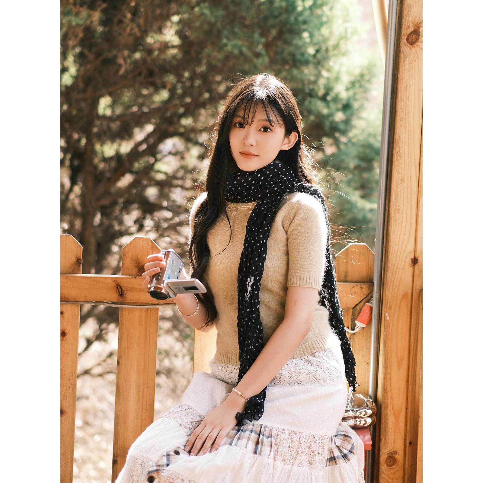 黑色波点薄款复古文艺棉麻围巾女旅游古着褶皱丝巾系脖氛围感纱巾