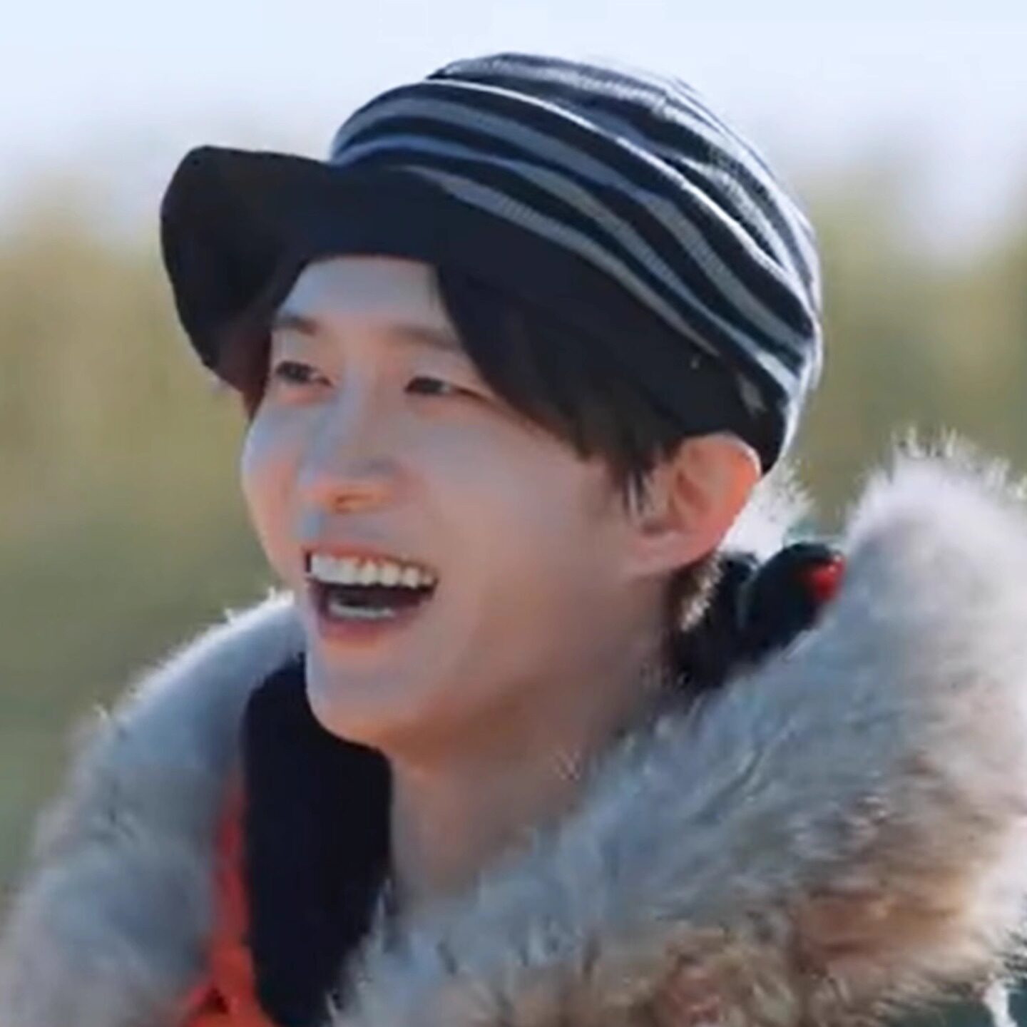 现在就出发范丞丞同款鸭舌帽子男女韩版复古条纹短檐针织帽报童帽