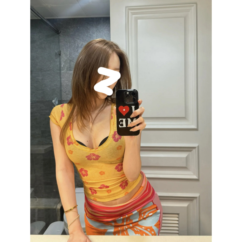 法式设计感性感御姐风新款修身显瘦印花设计感短袖上衣半身裙套装