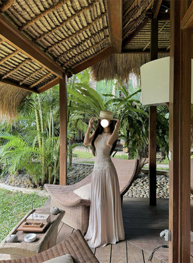 夏日新款绝美度假纯欲御姐风蕾丝拼接大露背吊带连衣裙微胖裙子女