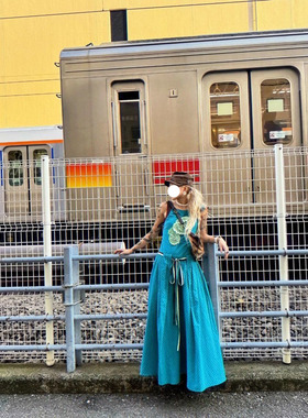 复古度假蓝色波点无袖连衣裙夏季新款超仙通勤风气质宽松显瘦长裙