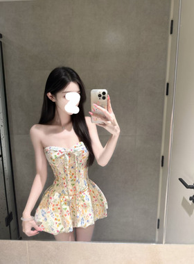 法式绝美温柔度假气质微胖碎花裙套装新款蝴蝶结抹胸上衣A字短裙