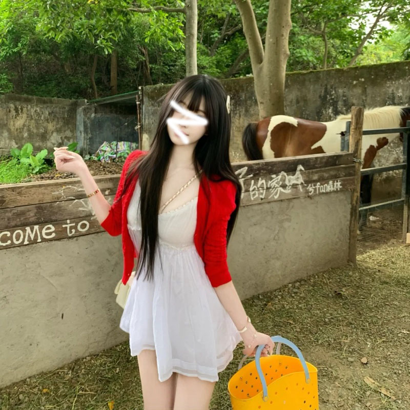 韩系白色V领吊带连衣裙女春季新款海边度假风宽松显瘦开衫两件套