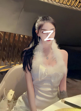 法式小众纯欲御姐氛围感蝴蝶结连衣裙新款微胖百搭挂脖显瘦短裙