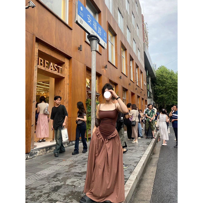 大码mm欧美性感辣妹设计吊带连衣裙女夏季新款小众收腰显瘦中长裙