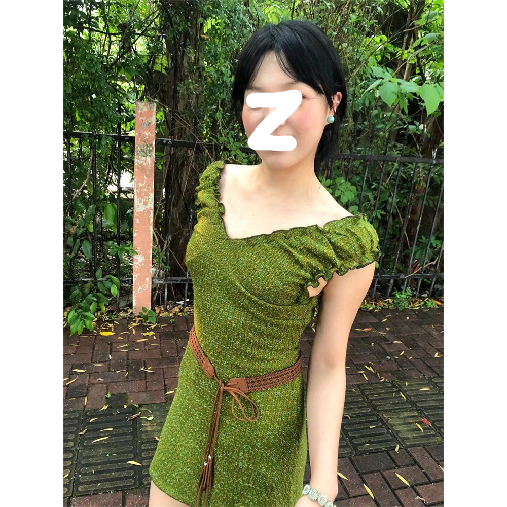 法式设计感度假荷叶边一字肩绿色连衣裙夏季新款微胖收腰显瘦短裙