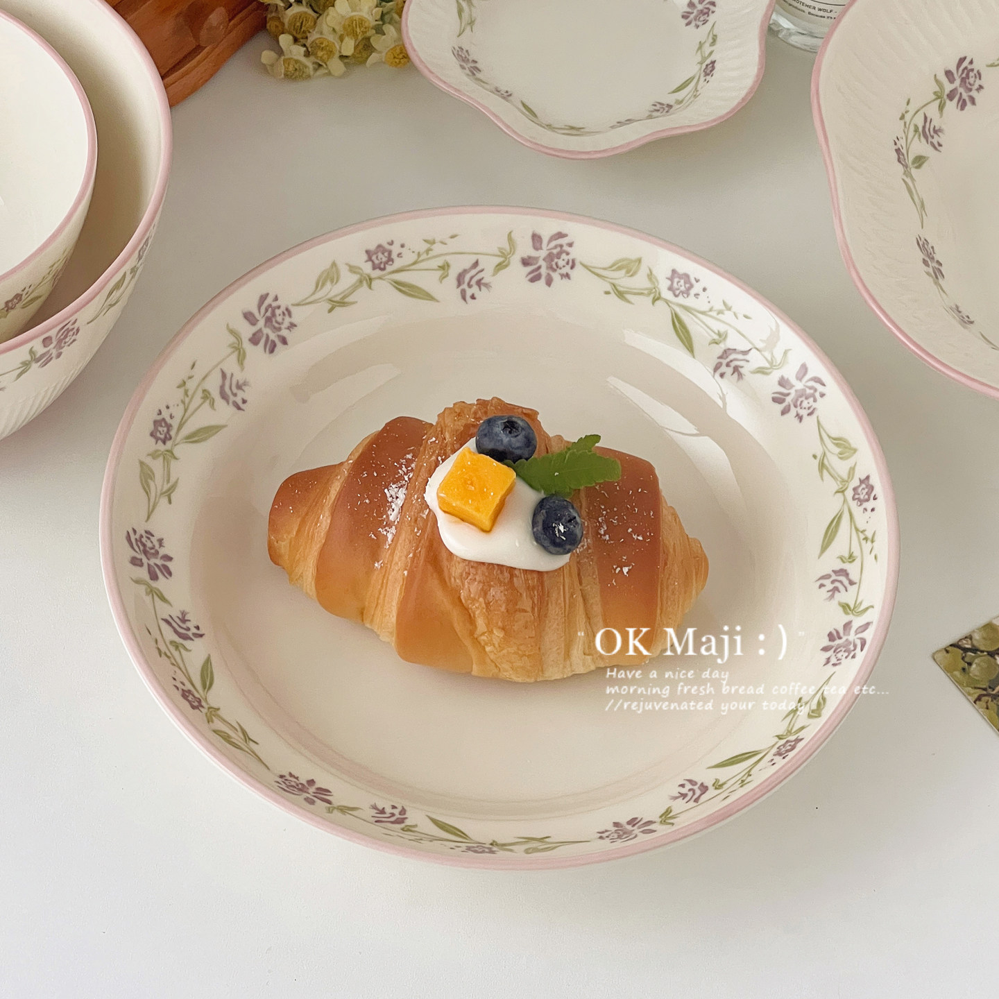 好看的盘子菜盘家用早餐盘釉下彩餐具高级感陶瓷圆盘甜品点心盘碗