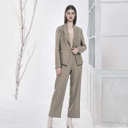 Vesas Collection唯尚女装收腰气质修身设计西装上衣VS213J098519