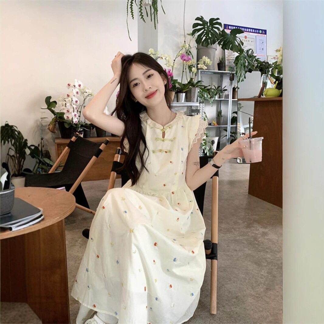 甜美碎花盘扣连衣裙女夏