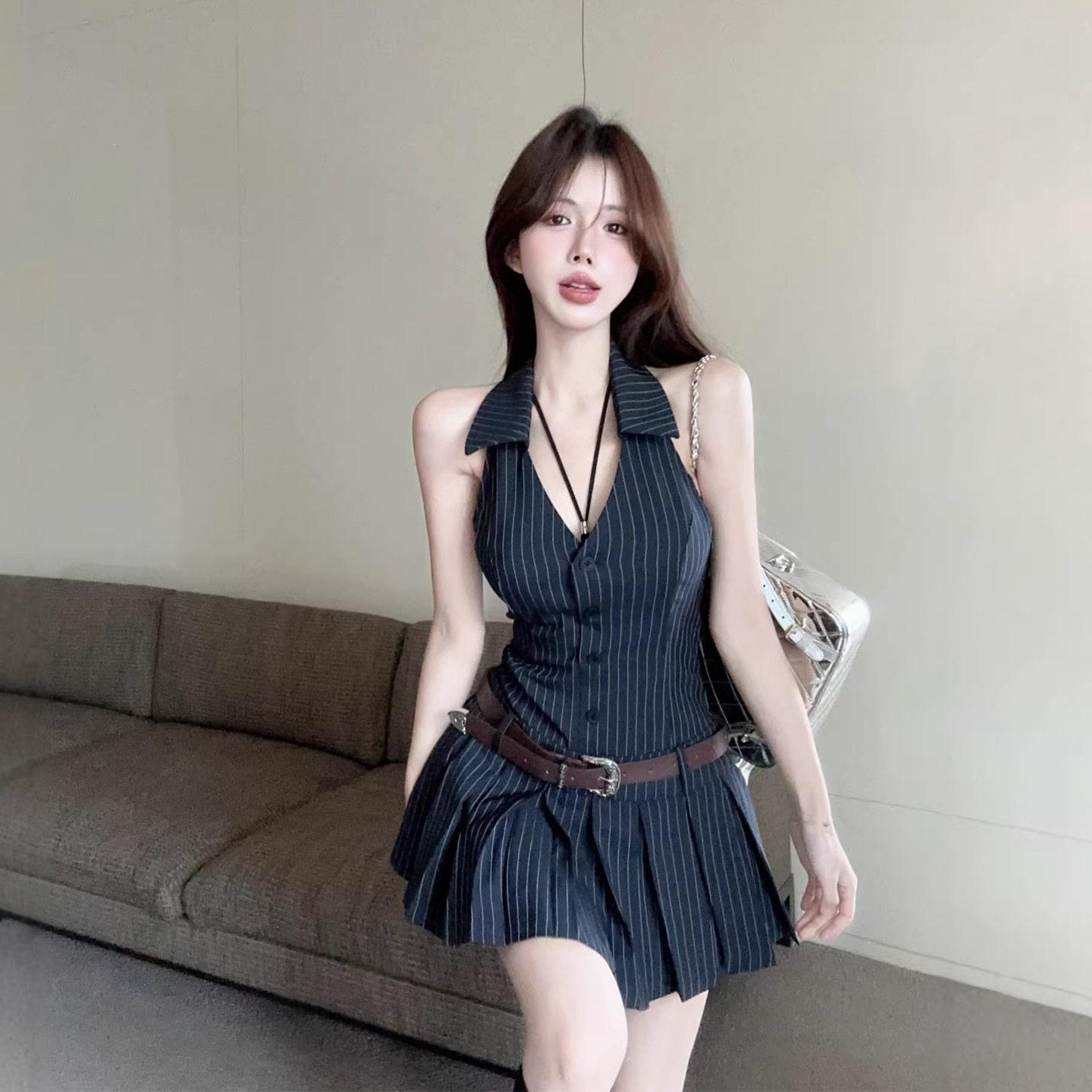 大码女装辣妹v领挂脖条纹