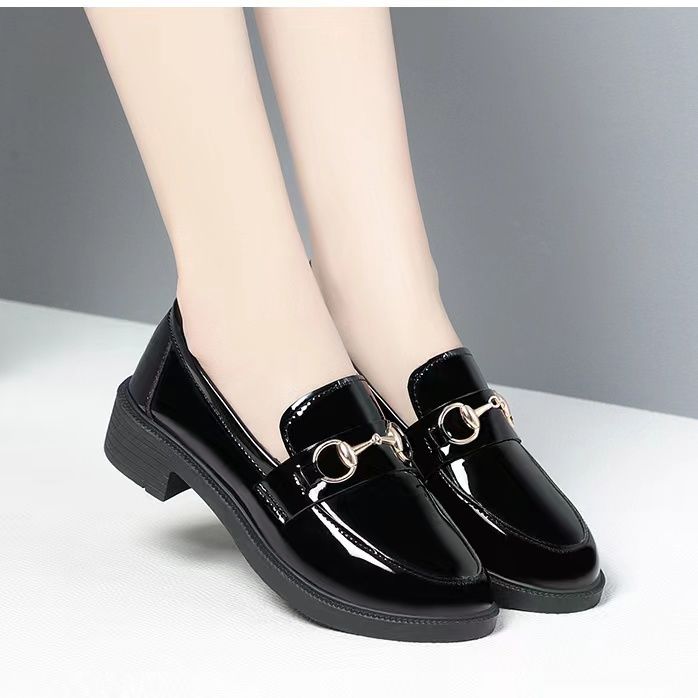 真皮女单鞋新款春秋季乐福鞋女软底女士平底妈妈小皮鞋舒适工作鞋