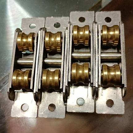 老式塑钢窗滑轮8088型不锈钢铜轮77型平移门窗滚轮塑钢窗配件大.