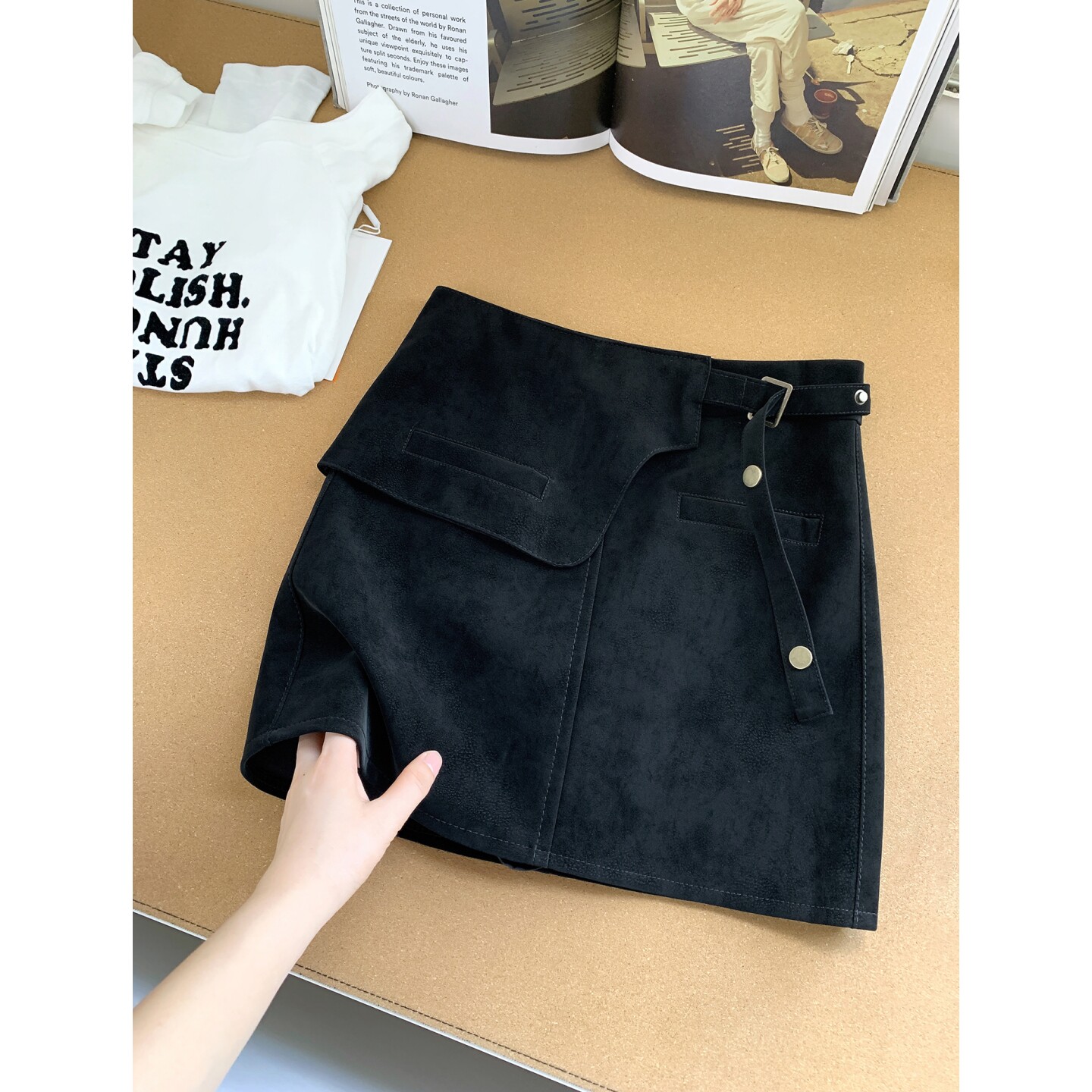 大码高级感麂皮绒短裙女秋季新款不规则a字皮裙高腰设计感半身裙,女装/女士精品,半身裙,淘宝优惠券,粉丝福利购,淘宝优惠卷