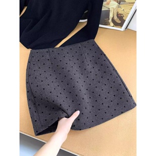 胖mm高腰显瘦百搭短裙 大码 2026灰色波点A字毛呢半身裙女春季 新款