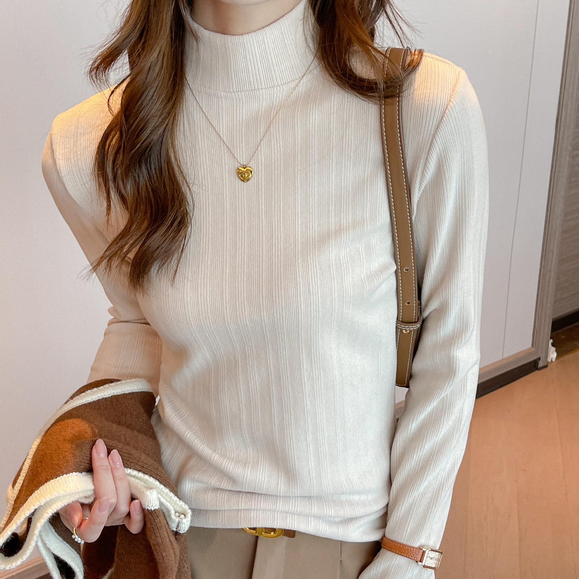 W高级感螺纹半高领打底衫女秋冬新款磨毛基础款内搭修身显瘦内搭，保暖内衣，搜酷衣阁