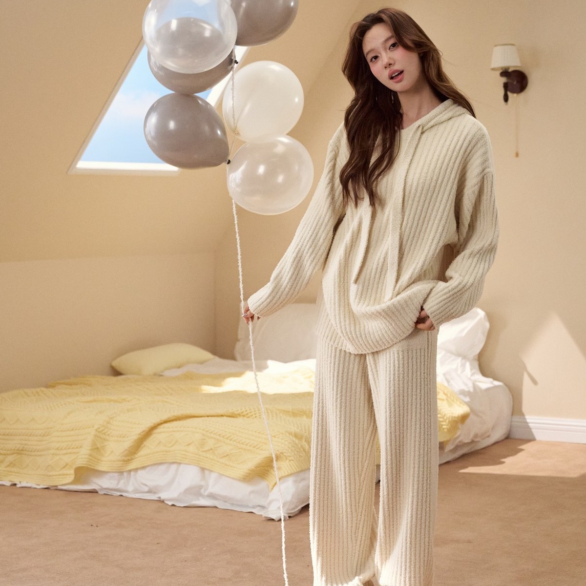 5946冬季半边绒睡衣女加厚软绵绵竖条连帽长袖套装女珊瑚绒家居服，睡衣套装，搜酷衣阁