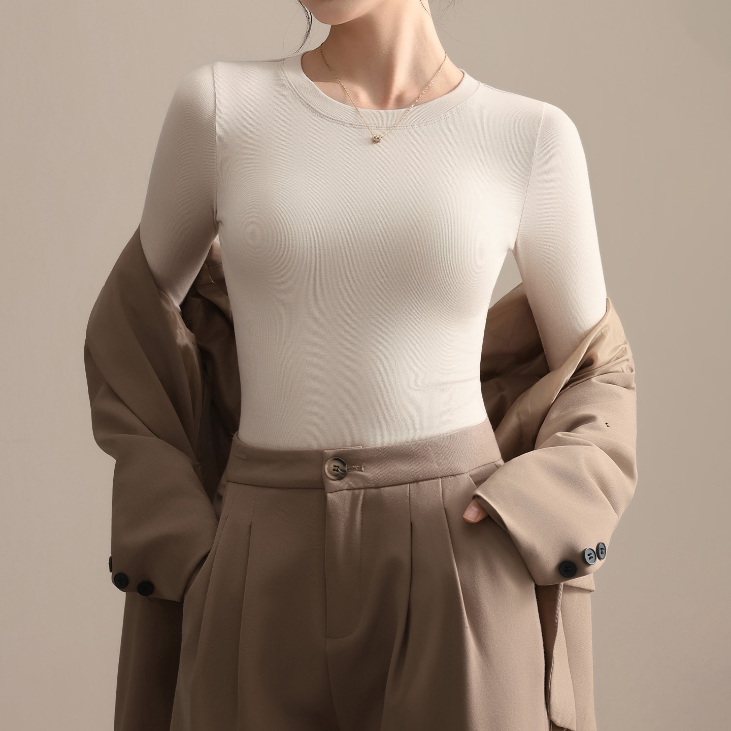 韩系圆领打底衫女2025新款春秋外穿紧身修身正肩内搭长袖上衣，女装T恤，搜酷衣阁