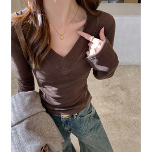 美式大V领德绒螺纹磨毛打底衫女内搭秋冬季修身喇叭袖正肩t恤上衣，保暖内衣，搜酷衣阁