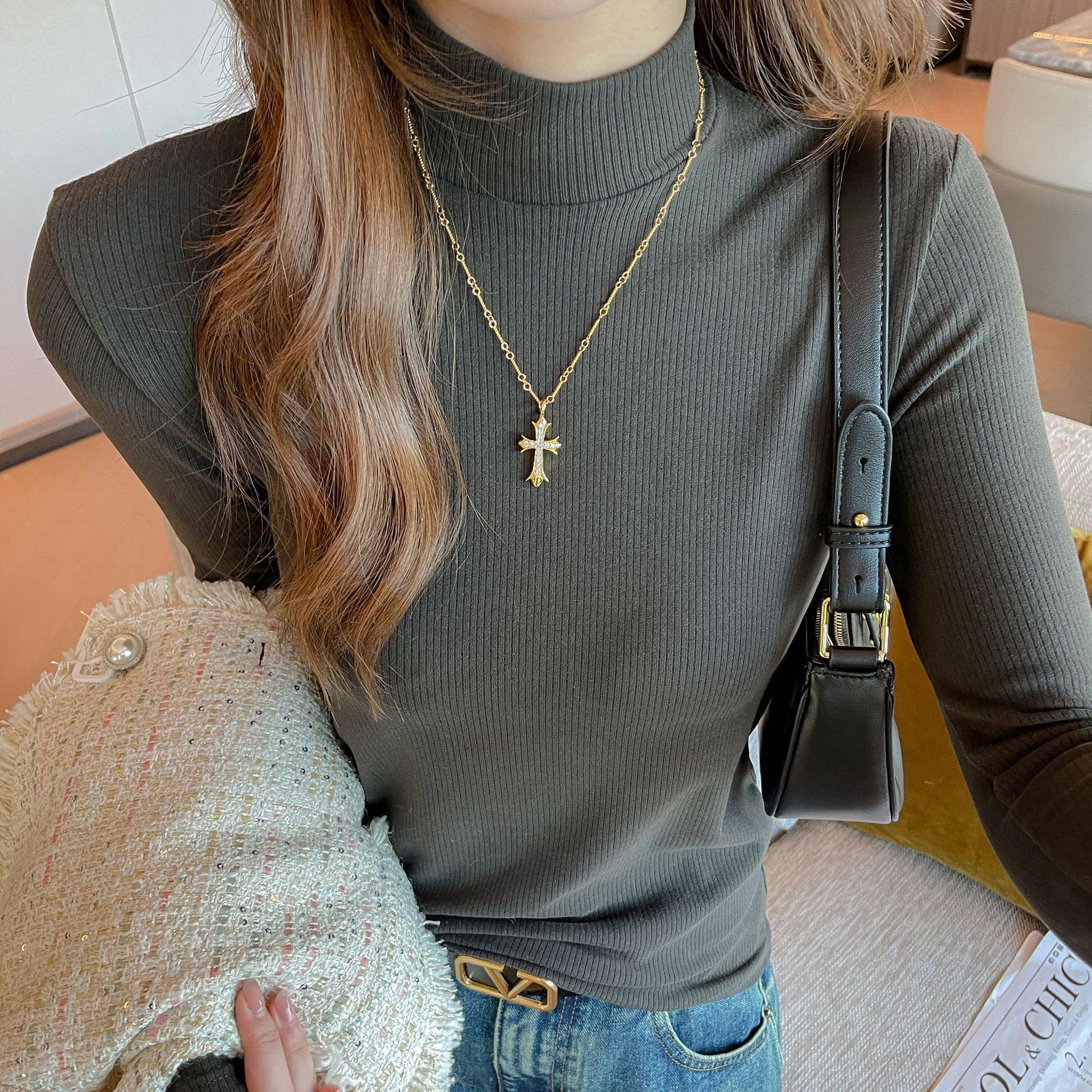 W德绒磨毛半高领打底衫女秋冬季高品质内搭修身显瘦正肩长袖上衣，保暖内衣，搜酷衣阁