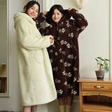 830珊瑚绒家居睡袍秋冬新款加厚保暖连帽宽松睡衣女纽扣开衫浴袍，睡衣套装，搜酷衣阁