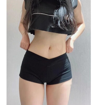 Tight and low waisted sexy casual shorts紧身低腰性感休闲短裤