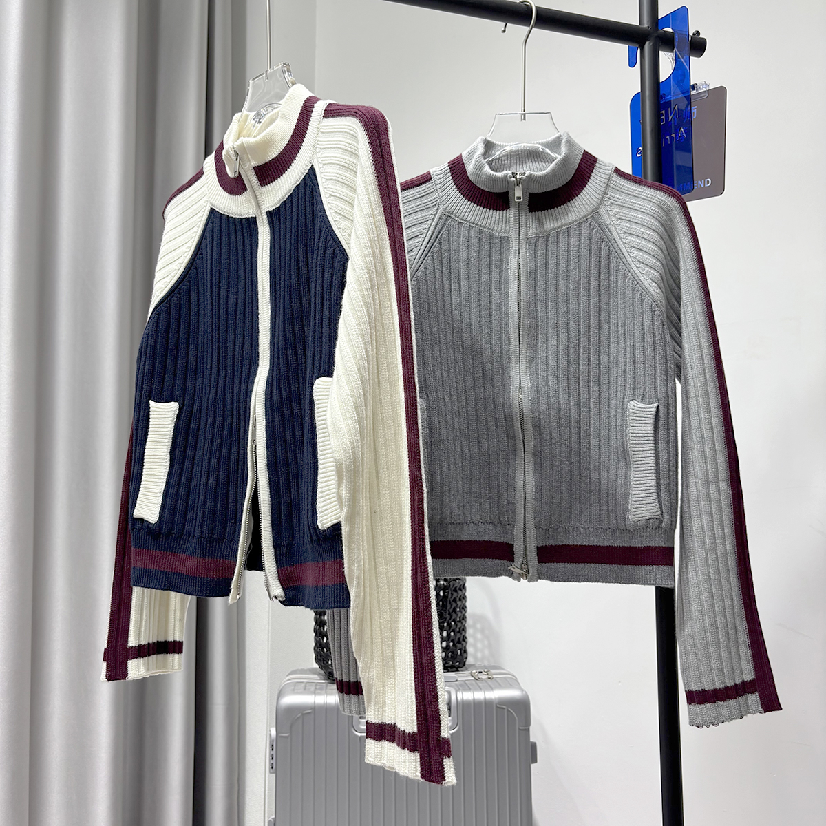 ins博主款小众大牌风字母图案运动风拉链毛衣开衫立领撞色针织衫