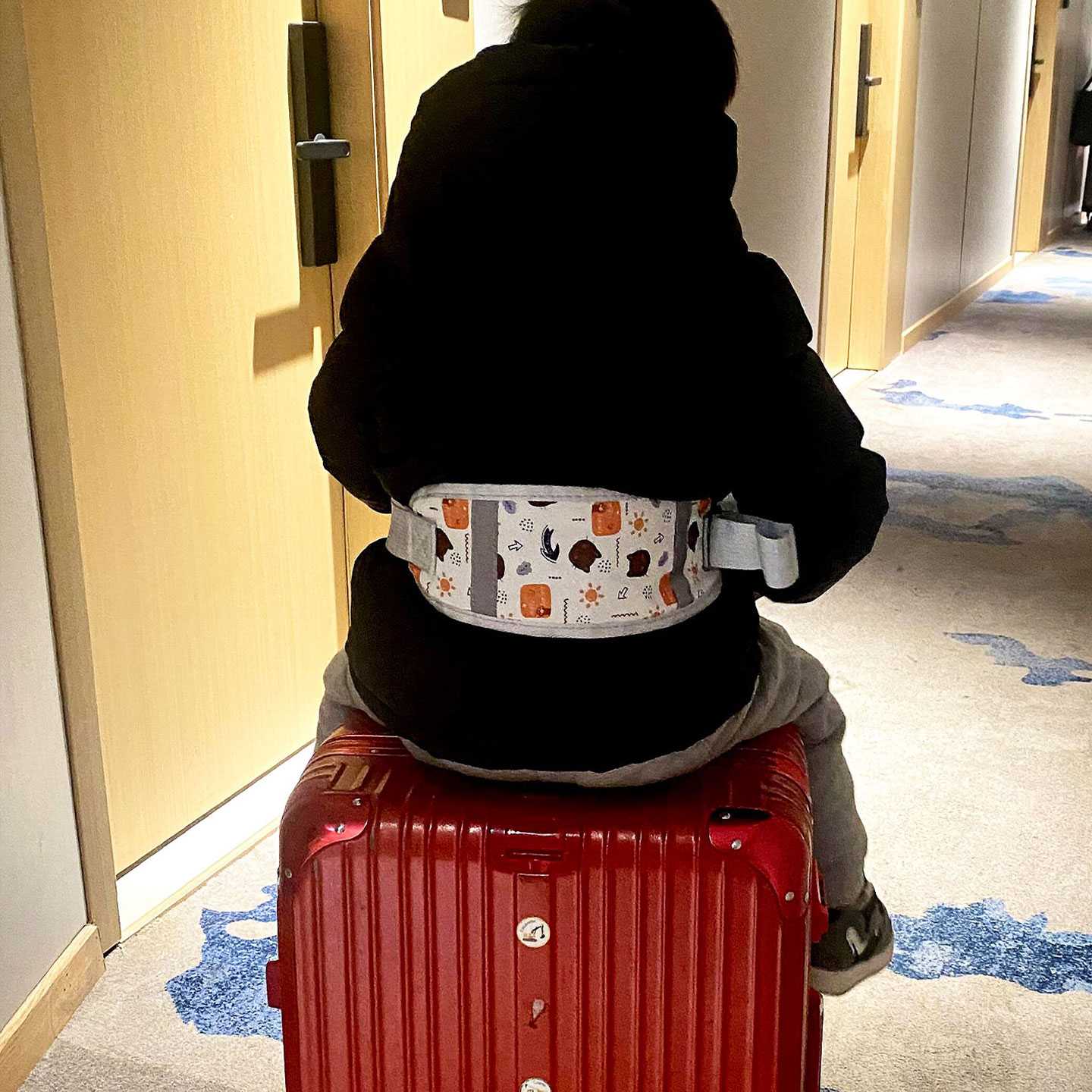 行李箱儿童绑带可携式旅行带娃