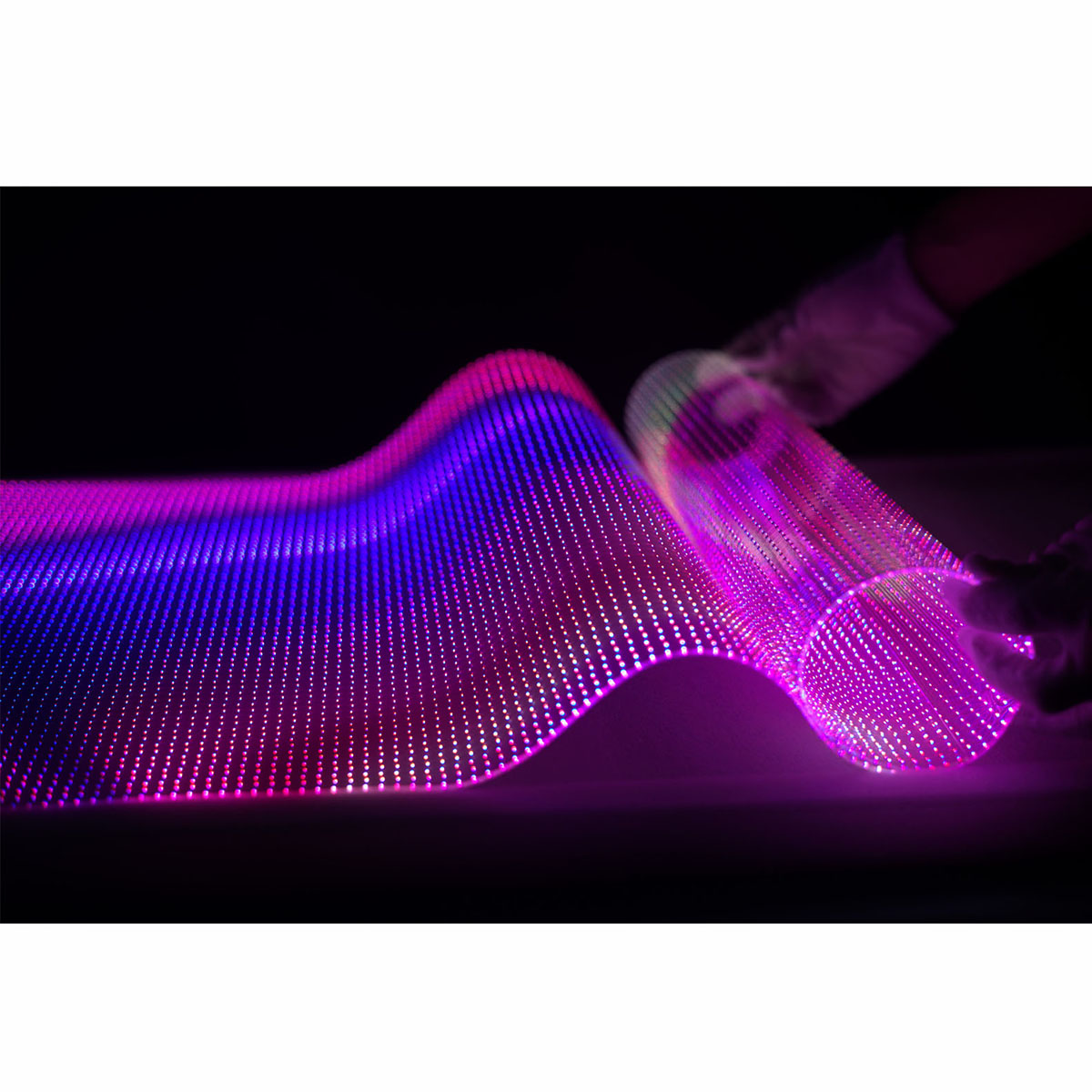 可卷起来贴在玻璃上的透明LED屏