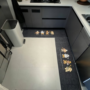 厨房防滑防油地垫可擦免洗防油防水防滑耐磨厨房专用地垫耐脏脚垫