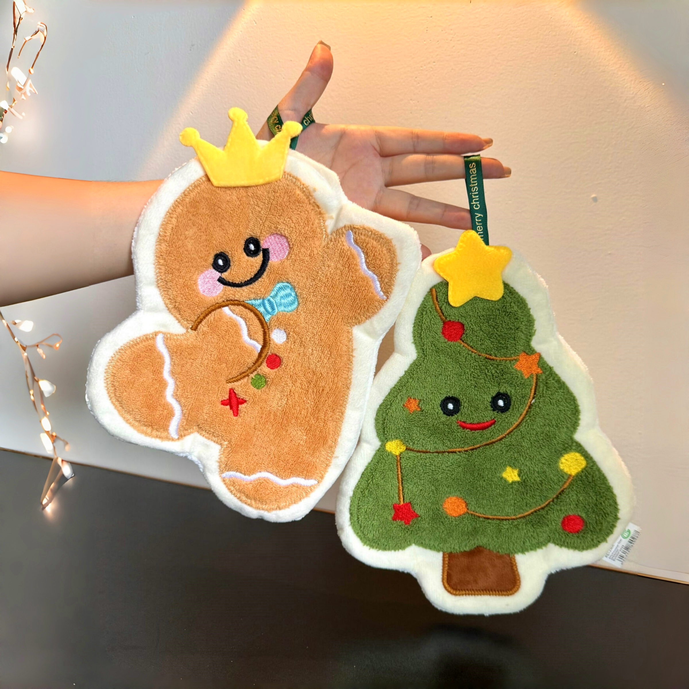 姜饼人和圣诞树在我家开派对啦