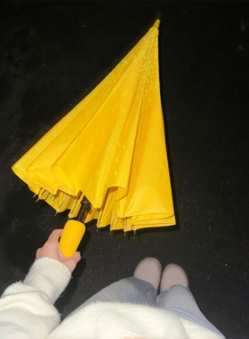 黄色雨伞2026年新款加大加厚加固长柄伞抗强风暴雨上学专用便携女