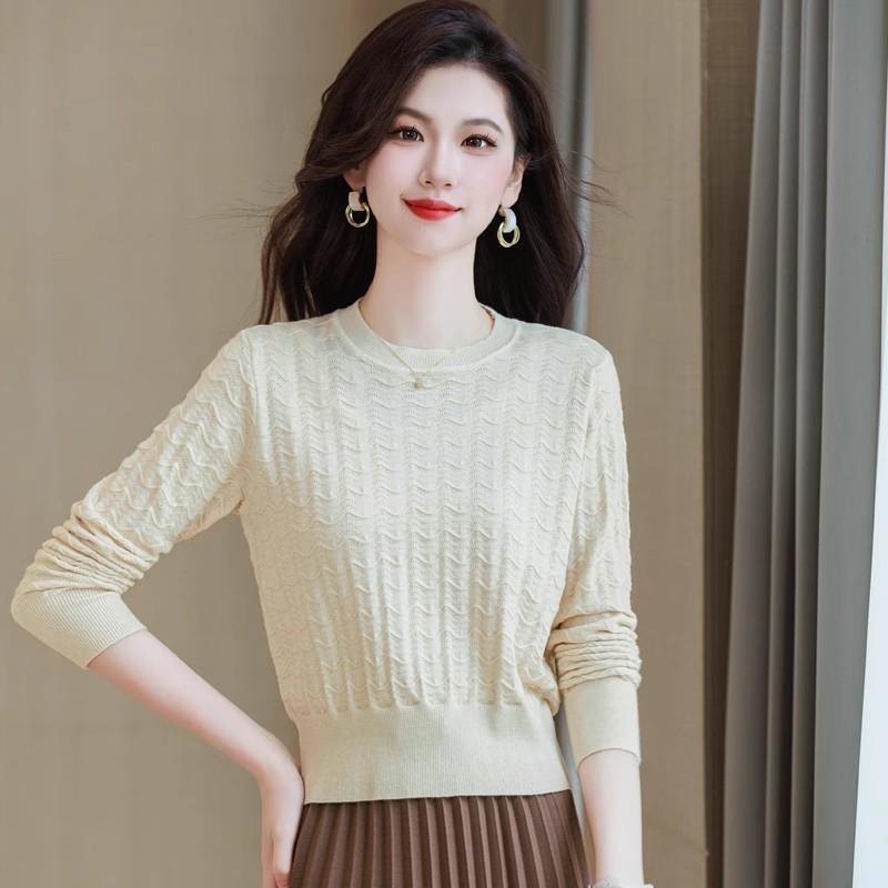 春装女款2025年新款小个子气质短款上衣薄款镂空针织衫毛衣打底衫