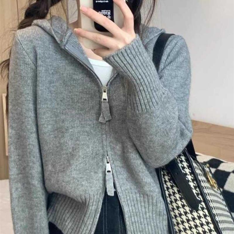 慵懒灰色拉炼针织衫开衫女秋季新款软糯短款连帽长袖毛衣外套上衣