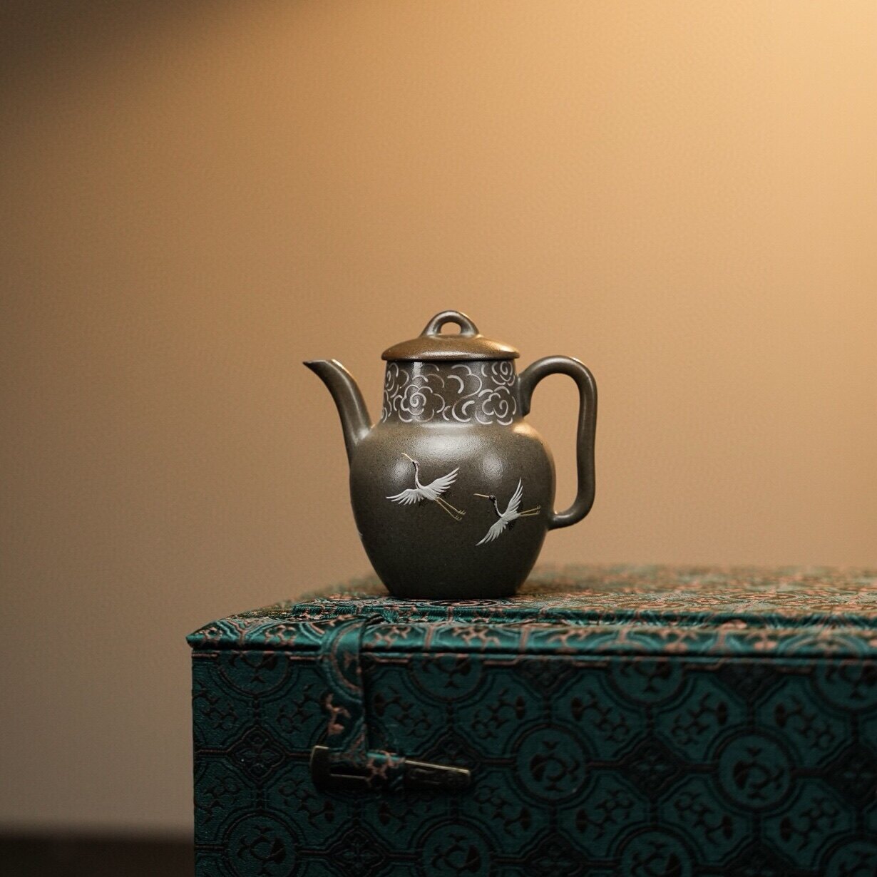 精品紫砂壶瑞鹤·80cc手绘证书古法柴烧全手工泥绘型体高雅送礼佳