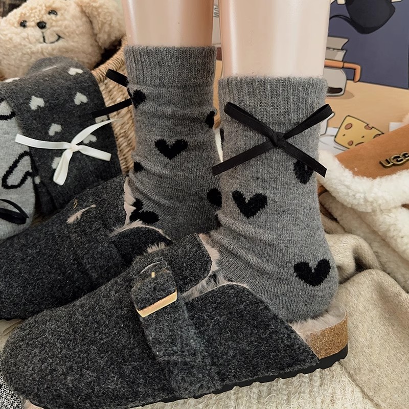 灰色爱心蝴蝶结羊毛袜子女中筒袜秋冬季加绒加厚保暖羊绒冬天长袜