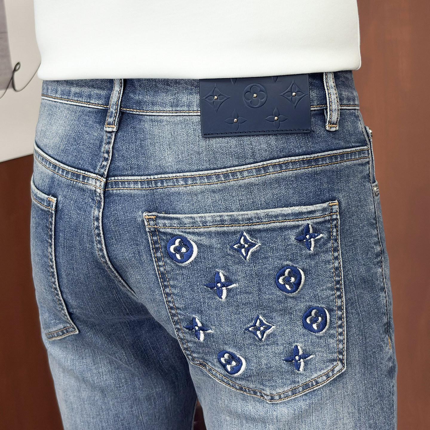高端品牌刺绣蓝色牛仔裤男春夏新款修身小直筒弹力棉柔软亲肤裤子